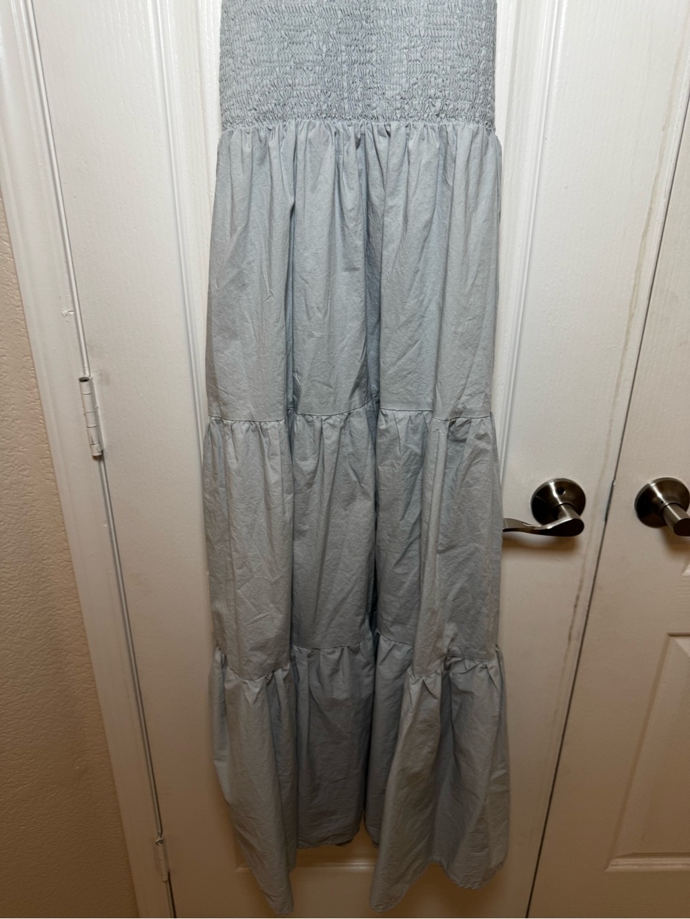 En Saison Light Blue Smocked Tiered Maxi Dress Womens Large Adjustable Straps - Picture 4 of 5